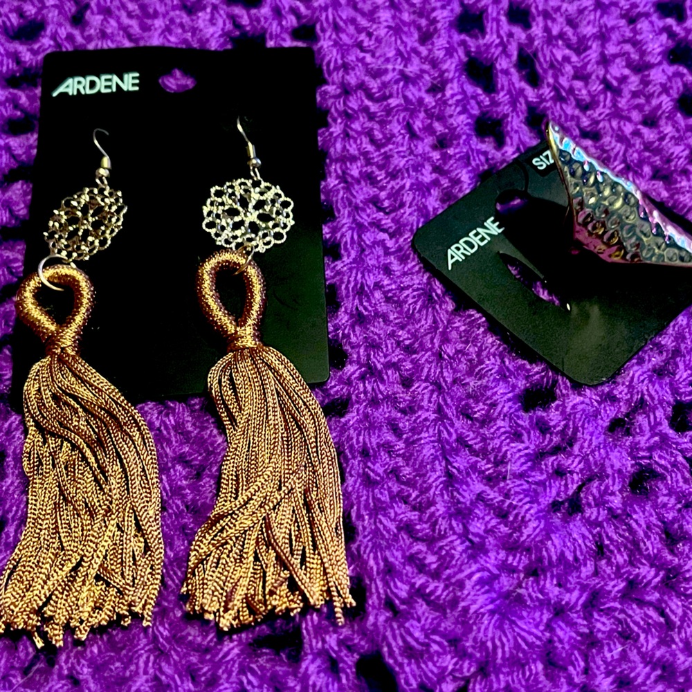 Ardene Bohemian Style NWT Earrings And Ring Gold Tone